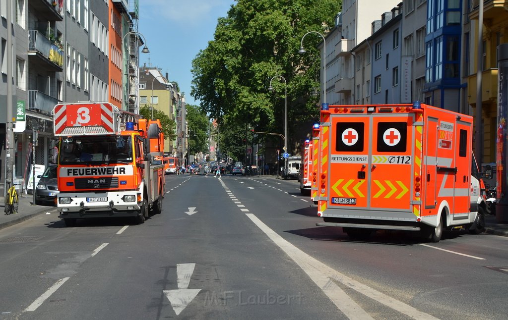 Feuer 2 Y Koeln Altstadt Kyffhaeuserstr P157.JPG - Miklos Laubert